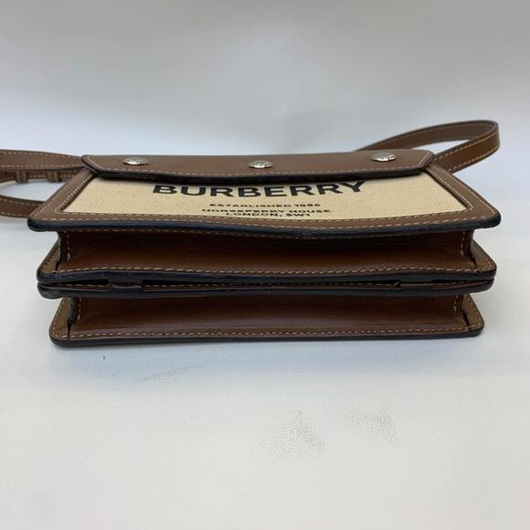 Burberry Women Pre-Loved Bag Very Good Condition - Picture 7 of 9